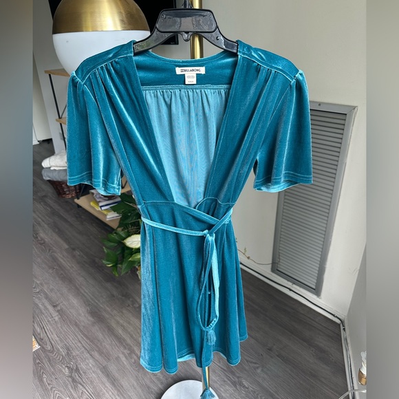 Billabong Velvet Mini Wrap Dress - Picture 4 of 6